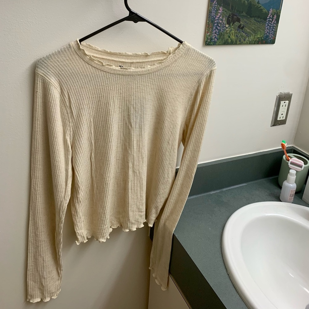 Abercrombie and Fitch oatmeal scalloped top